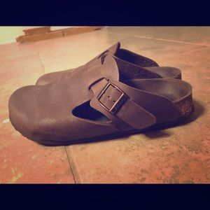Birkenstock’s Size 6 Clogs Brown Leather